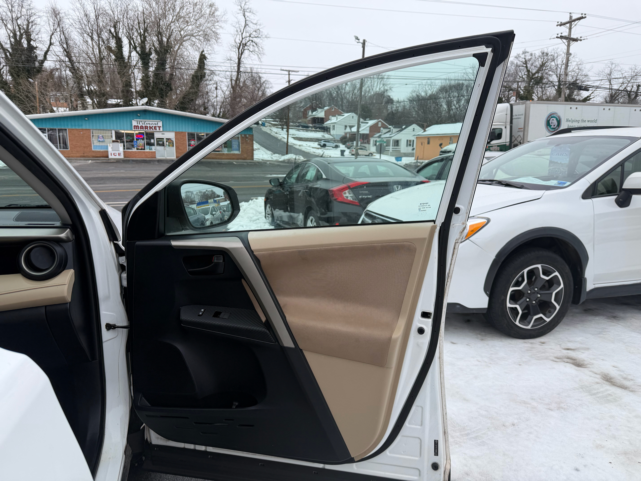 Toyota RAV4 AWD 4dr LE (Natl) 2013