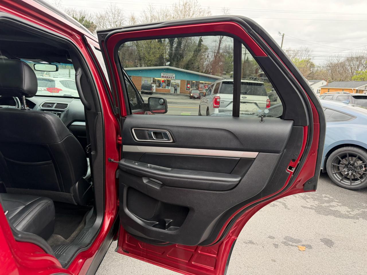 Ford Explorer 4dr XLT 2016