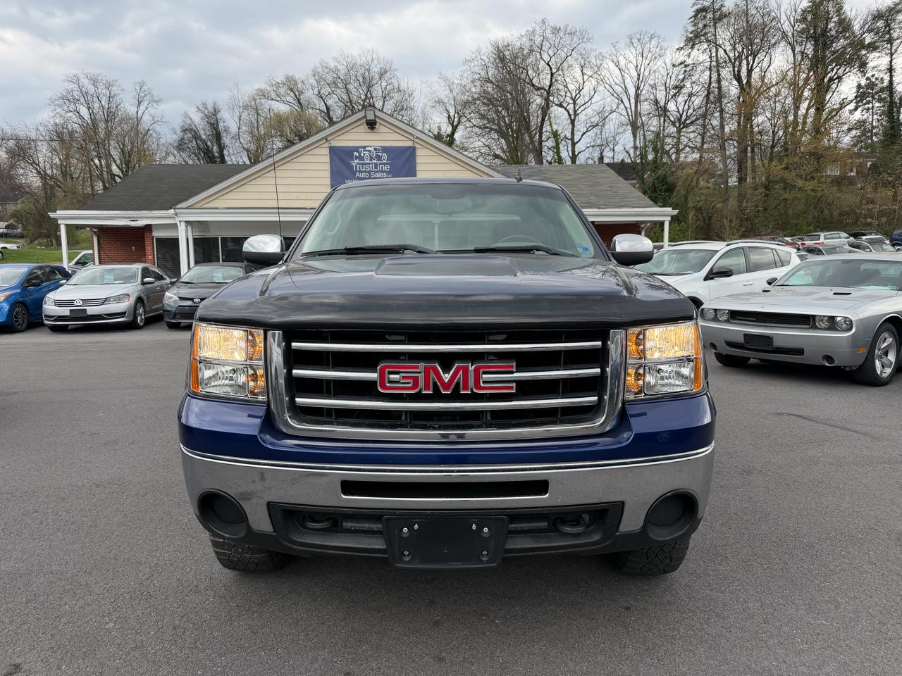 GMC Sierra 1500 4WD Crew Cab 143.5" SL 2013
