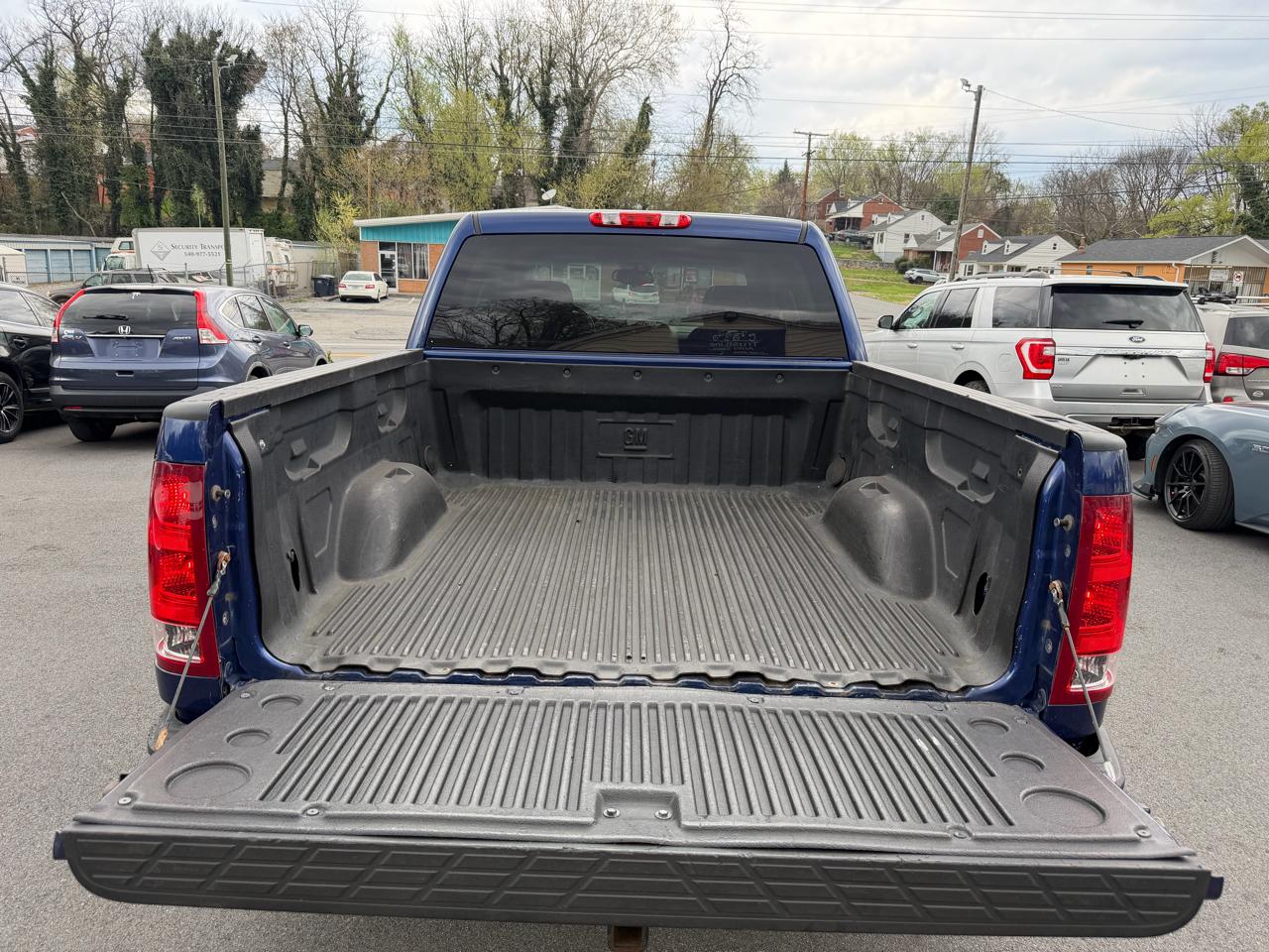 GMC Sierra 1500 4WD Crew Cab 143.5" SL 2013