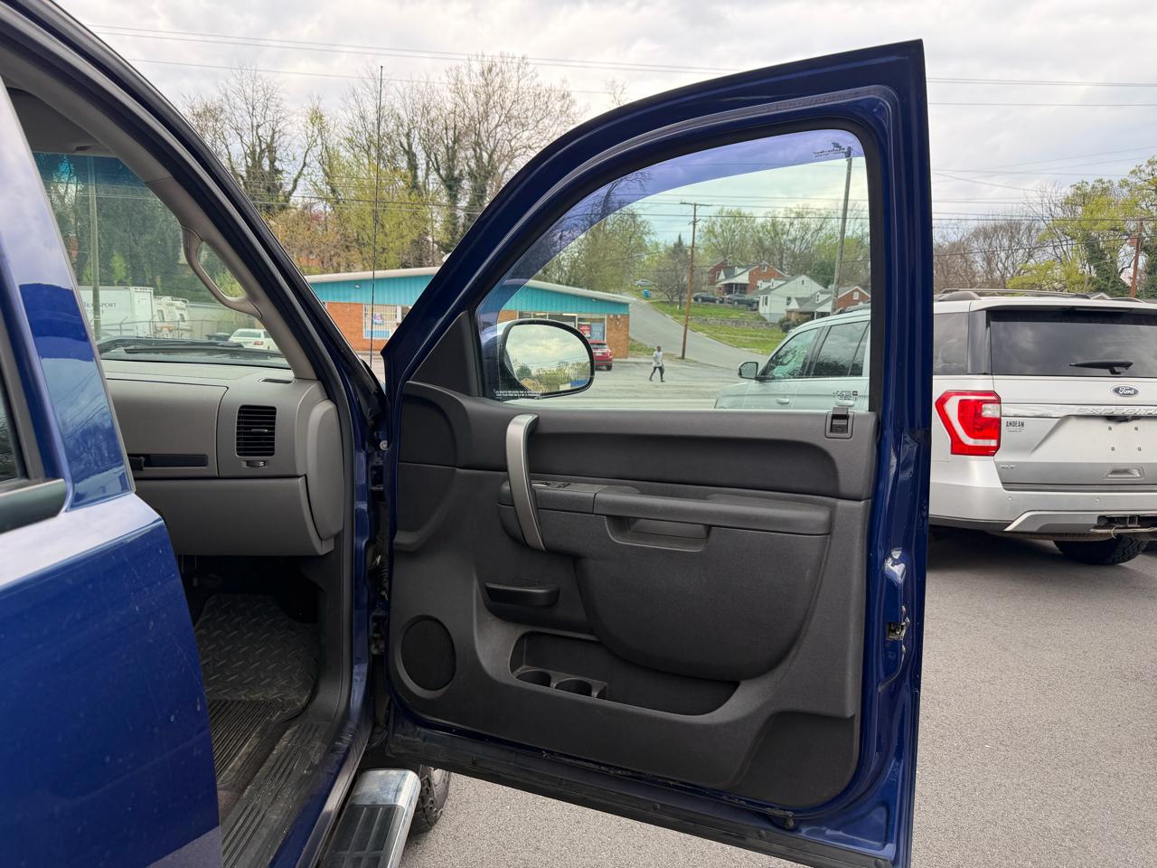 GMC Sierra 1500 4WD Crew Cab 143.5" SL 2013