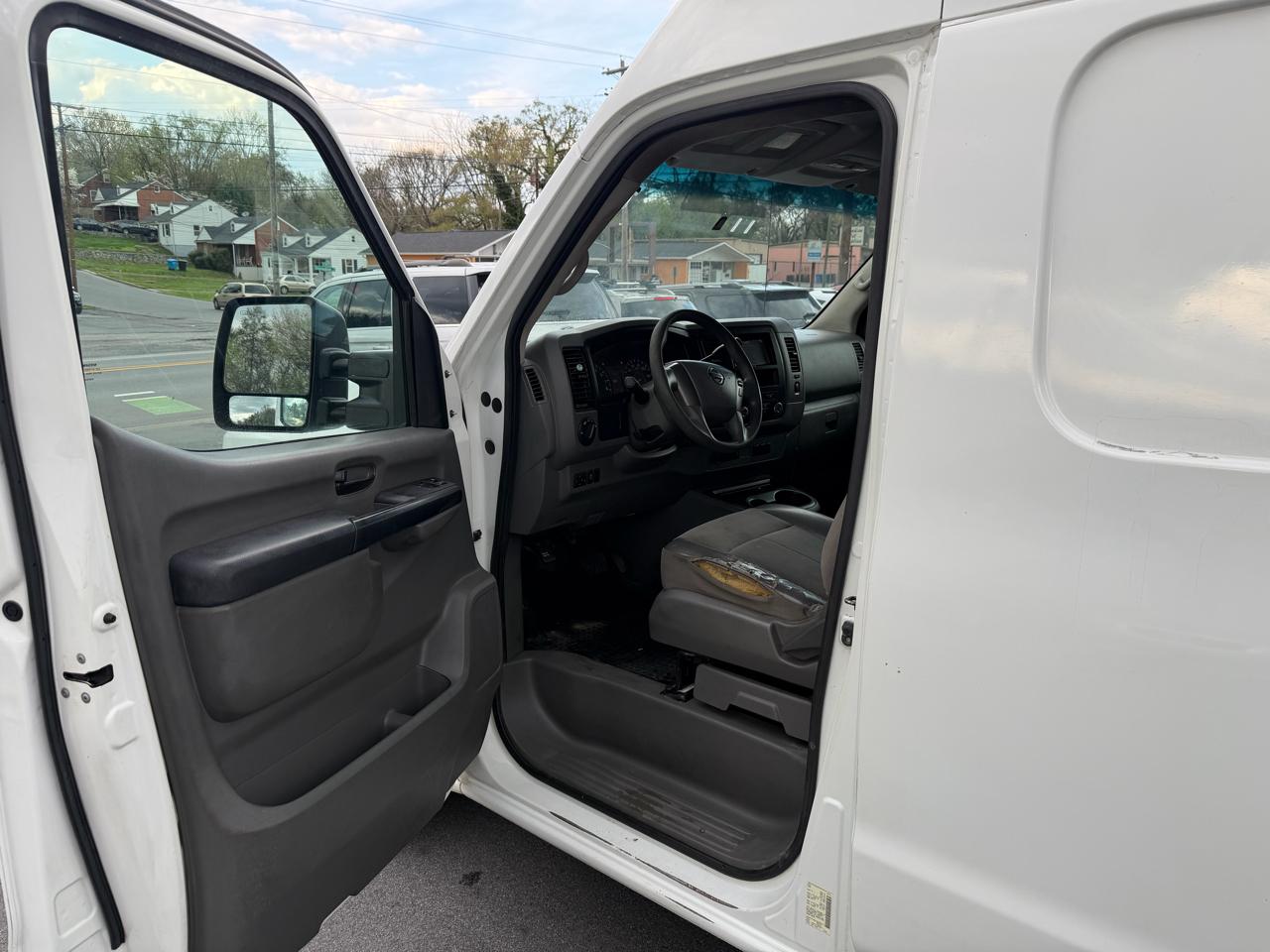 Nissan NV 2500 HD  2016