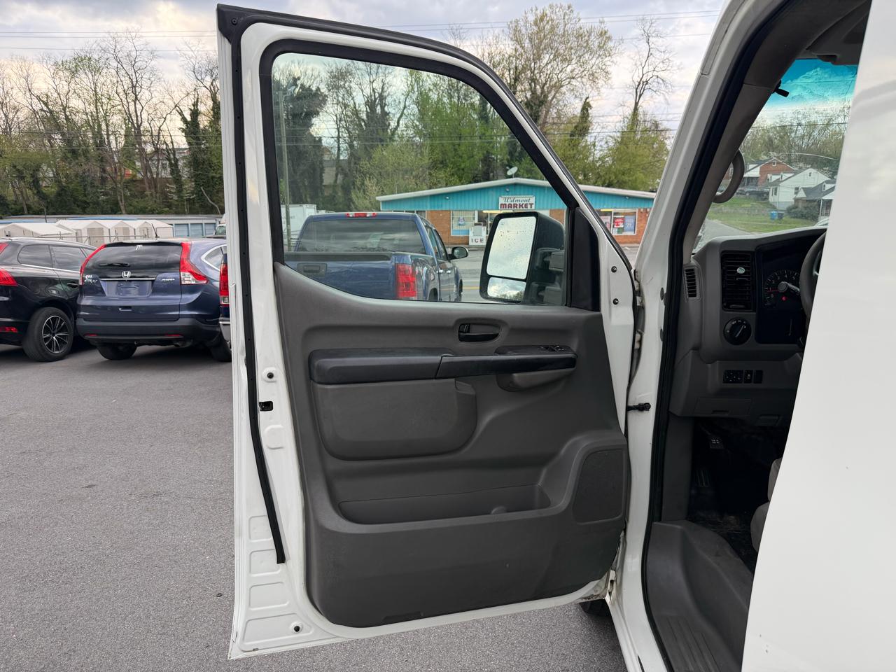 Nissan NV 2500 HD  2016