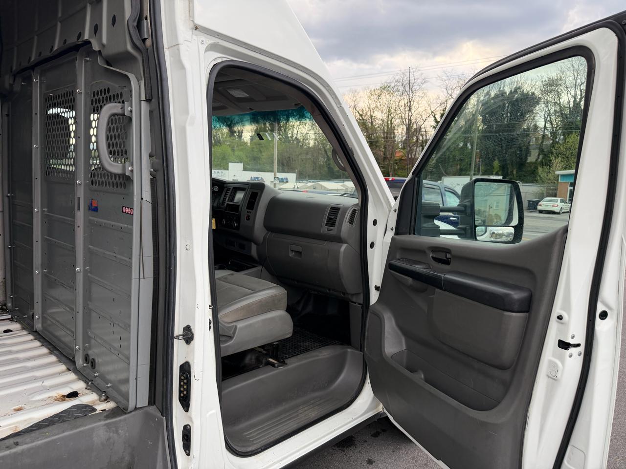 Nissan NV 2500 HD  2016