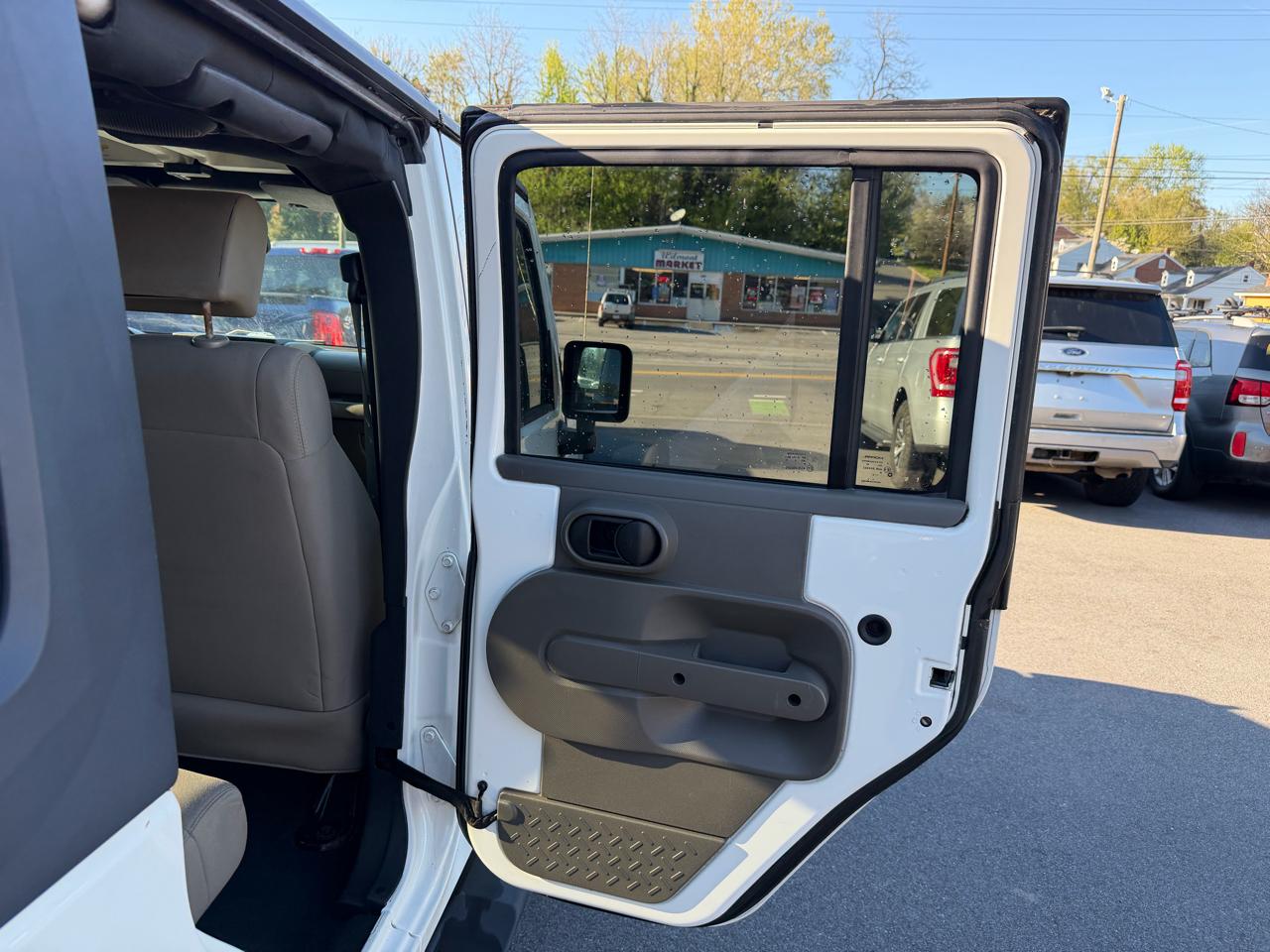 Jeep Wrangler 4WD 4dr Unlimited X 2009