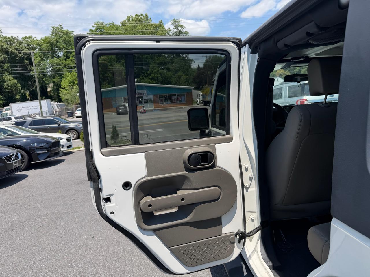 Jeep Wrangler 4WD 4dr Unlimited X 2009