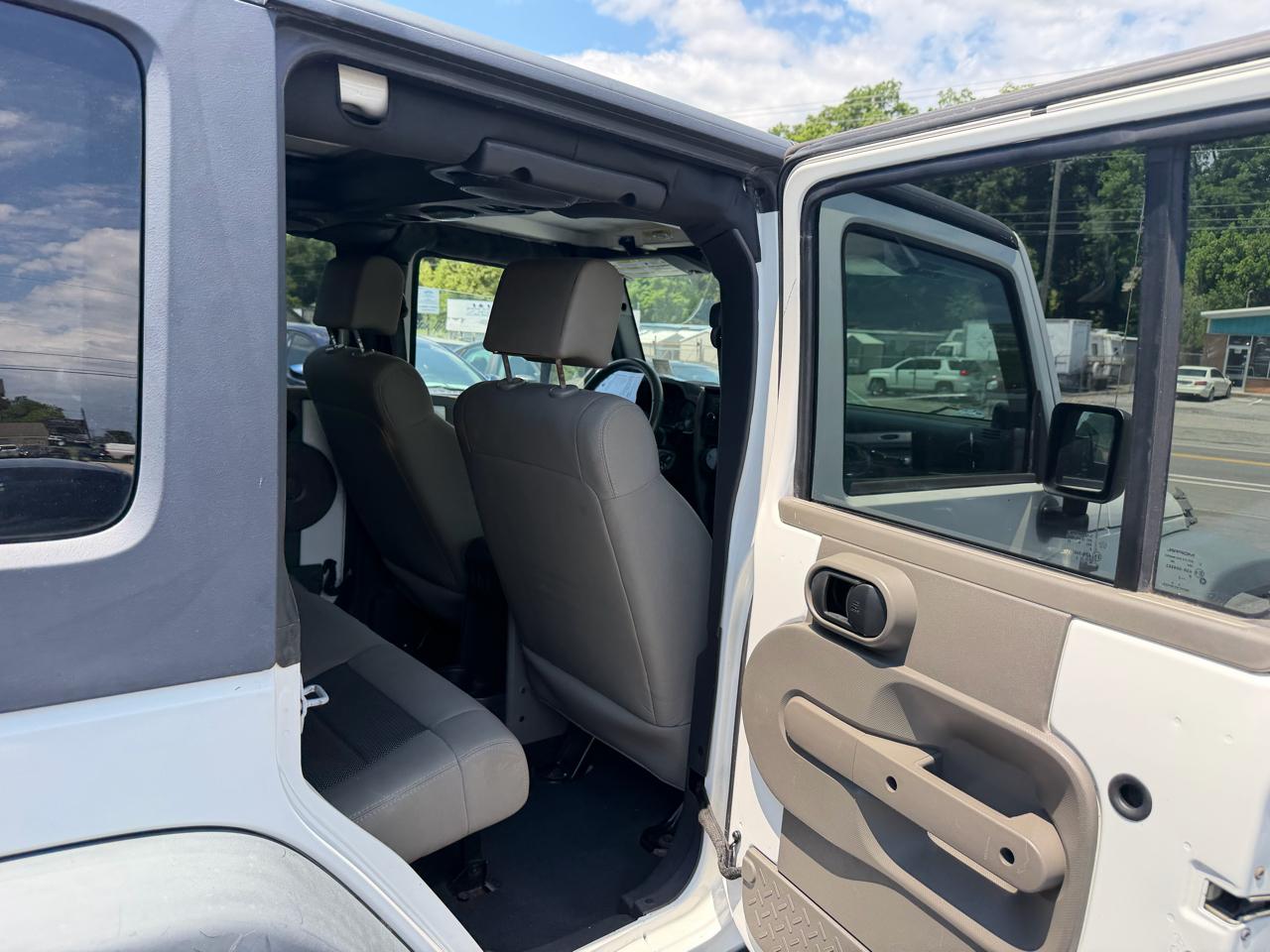 Jeep Wrangler 4WD 4dr Unlimited X 2009