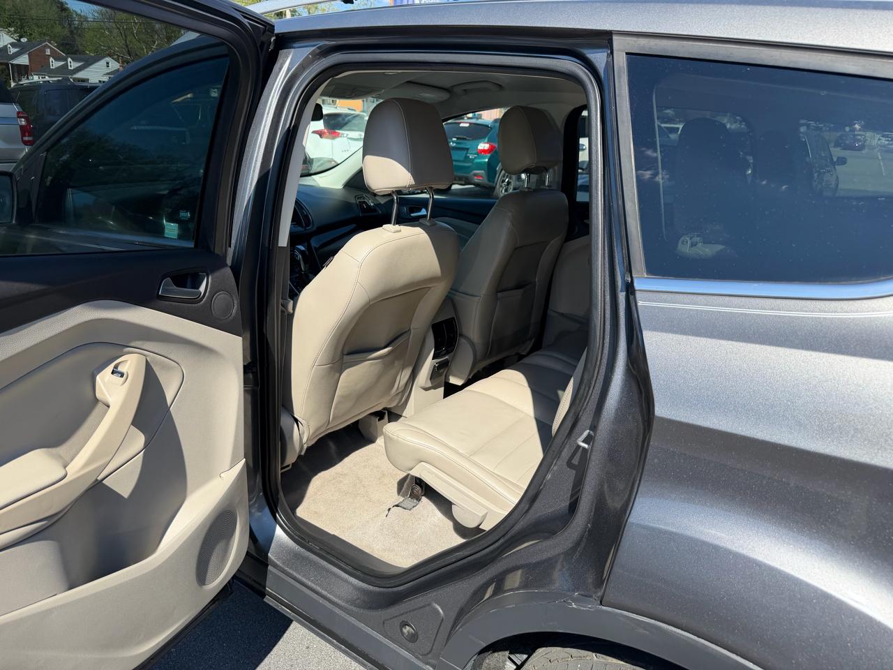 Ford Escape Titanium 4D SUV 4WD 2014