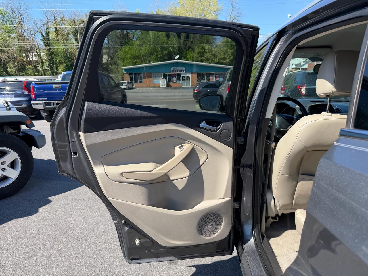 Ford Escape Titanium 4D SUV 4WD 2014