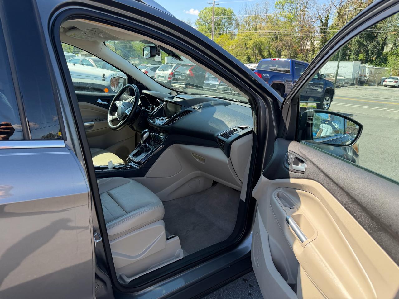 Ford Escape Titanium 4D SUV 4WD 2014