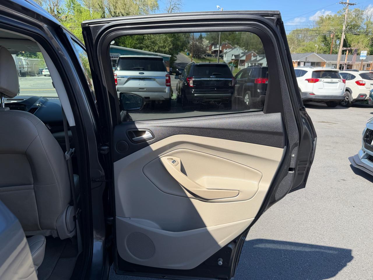 Ford Escape Titanium 4D SUV 4WD 2014