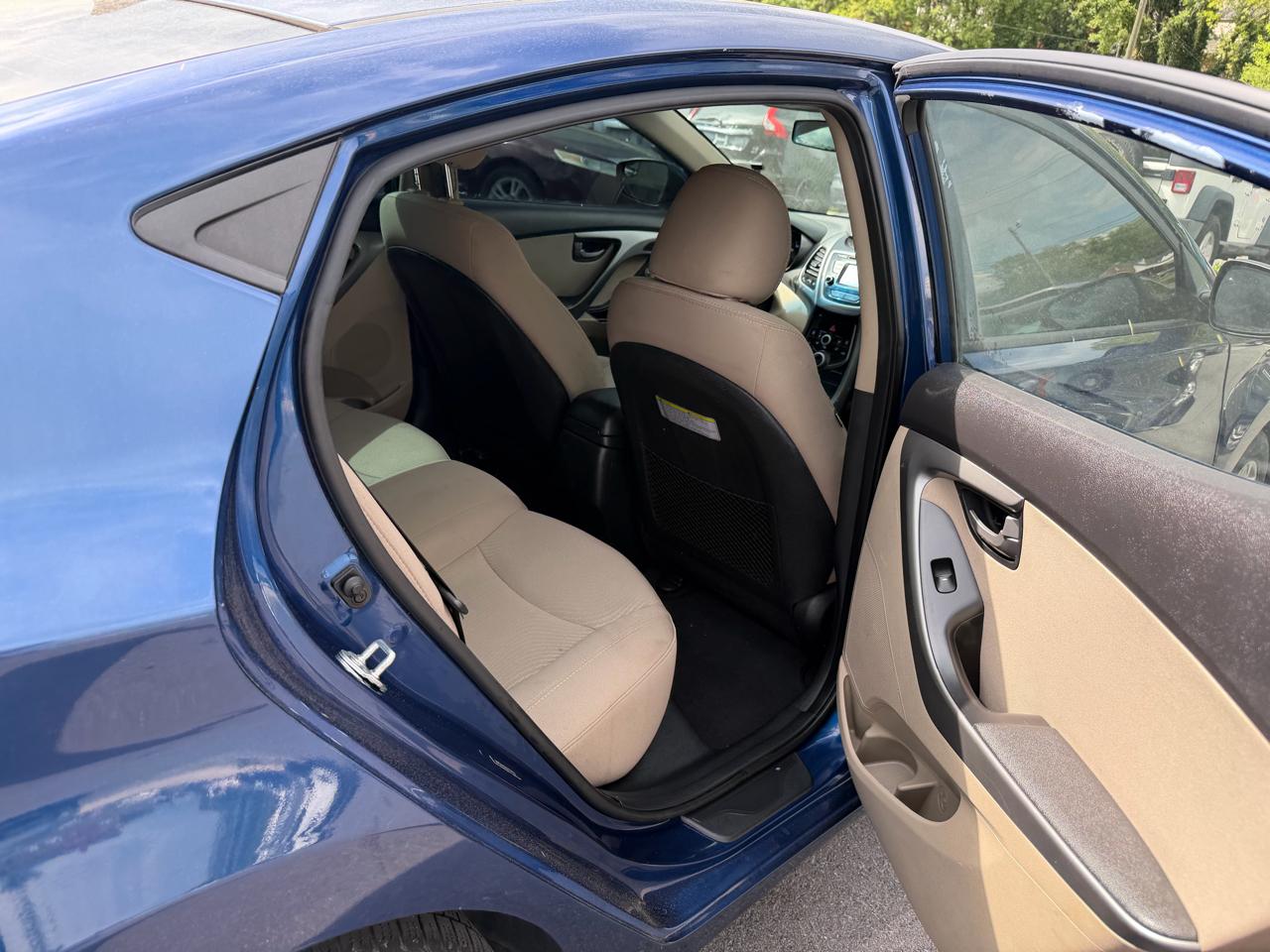 Hyundai Elantra SE 2016