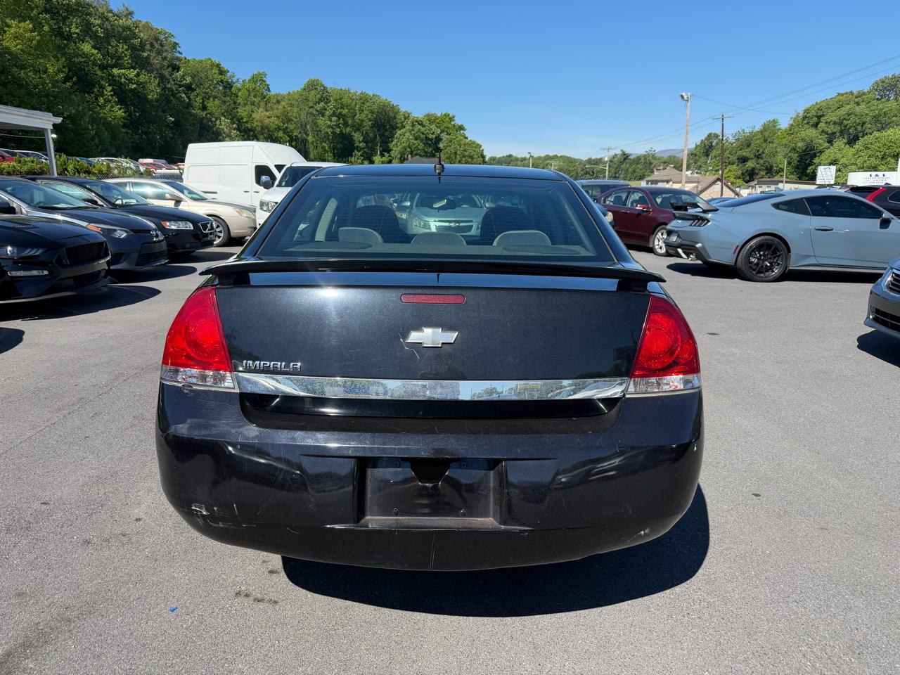 Chevrolet Impala 4dr Sdn LS 2010