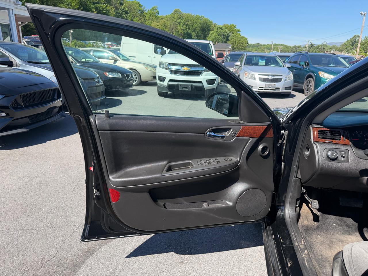 Chevrolet Impala 4dr Sdn LS 2010