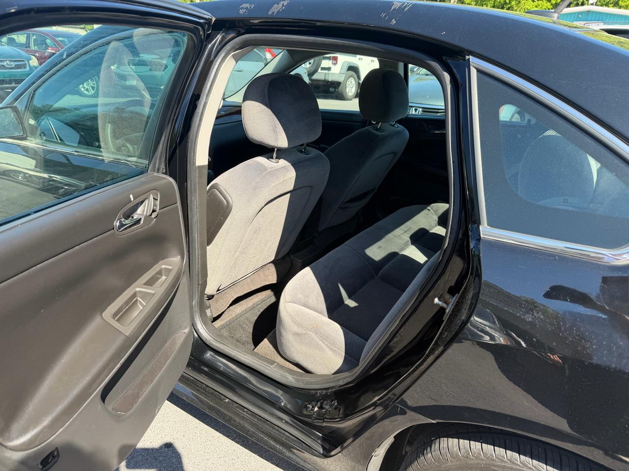 Chevrolet Impala 4dr Sdn LS 2010