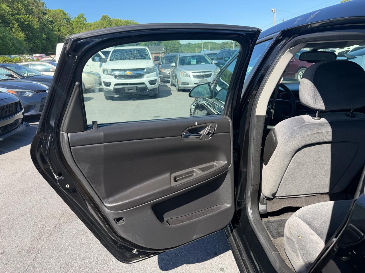 Chevrolet Impala 4dr Sdn LS 2010