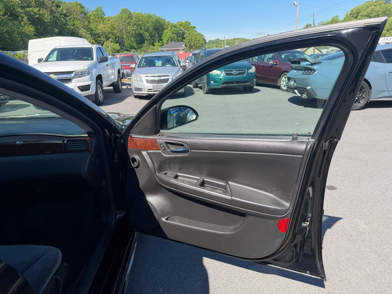 Chevrolet Impala 4dr Sdn LS 2010