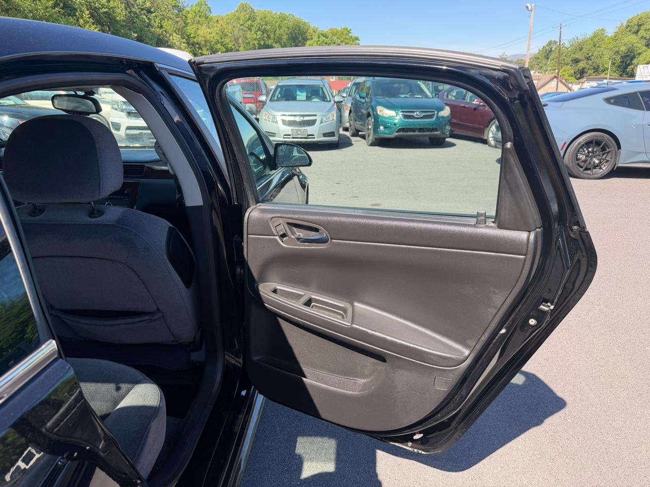 Chevrolet Impala 4dr Sdn LS 2010