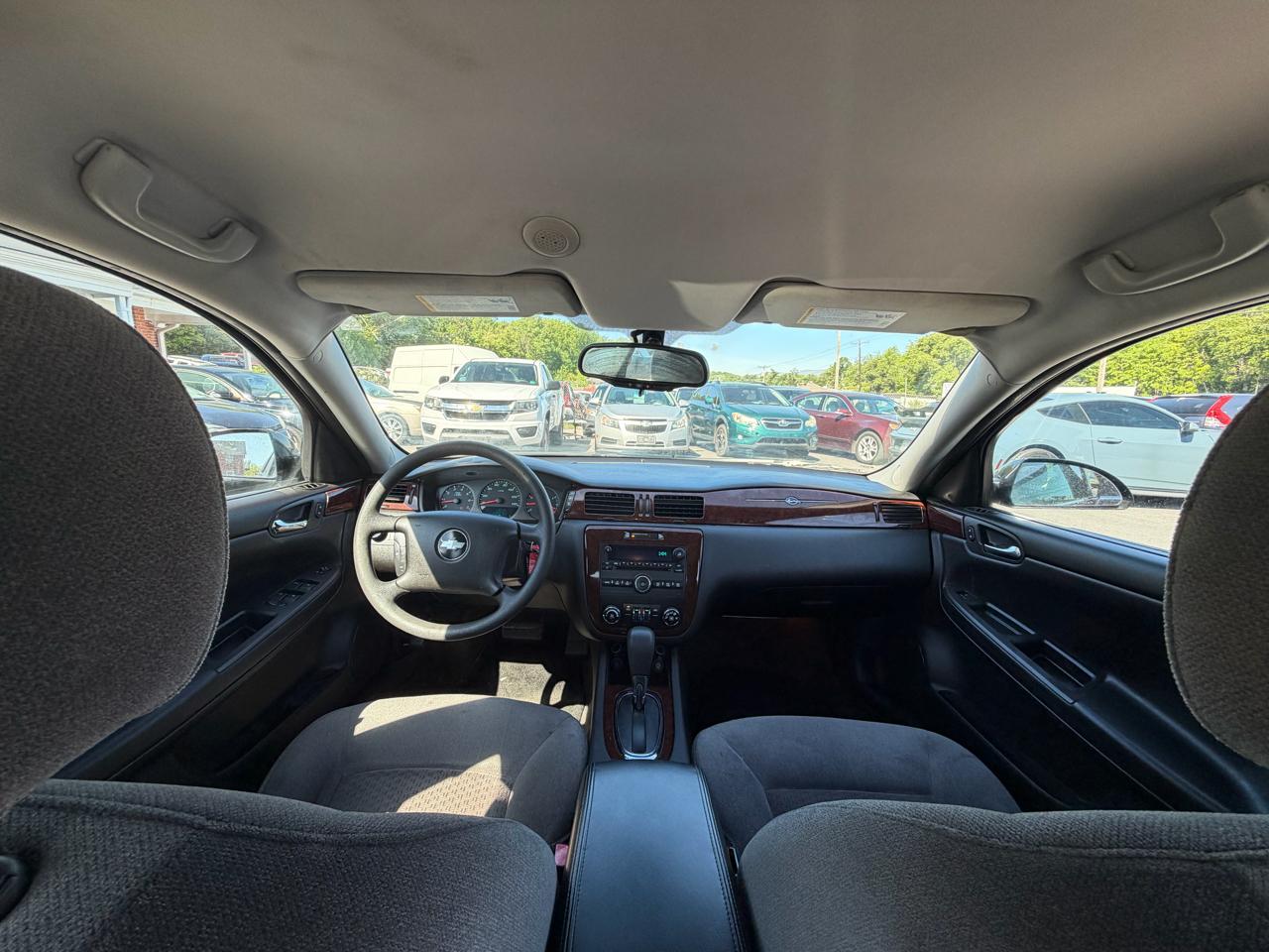 Chevrolet Impala 4dr Sdn LS 2010