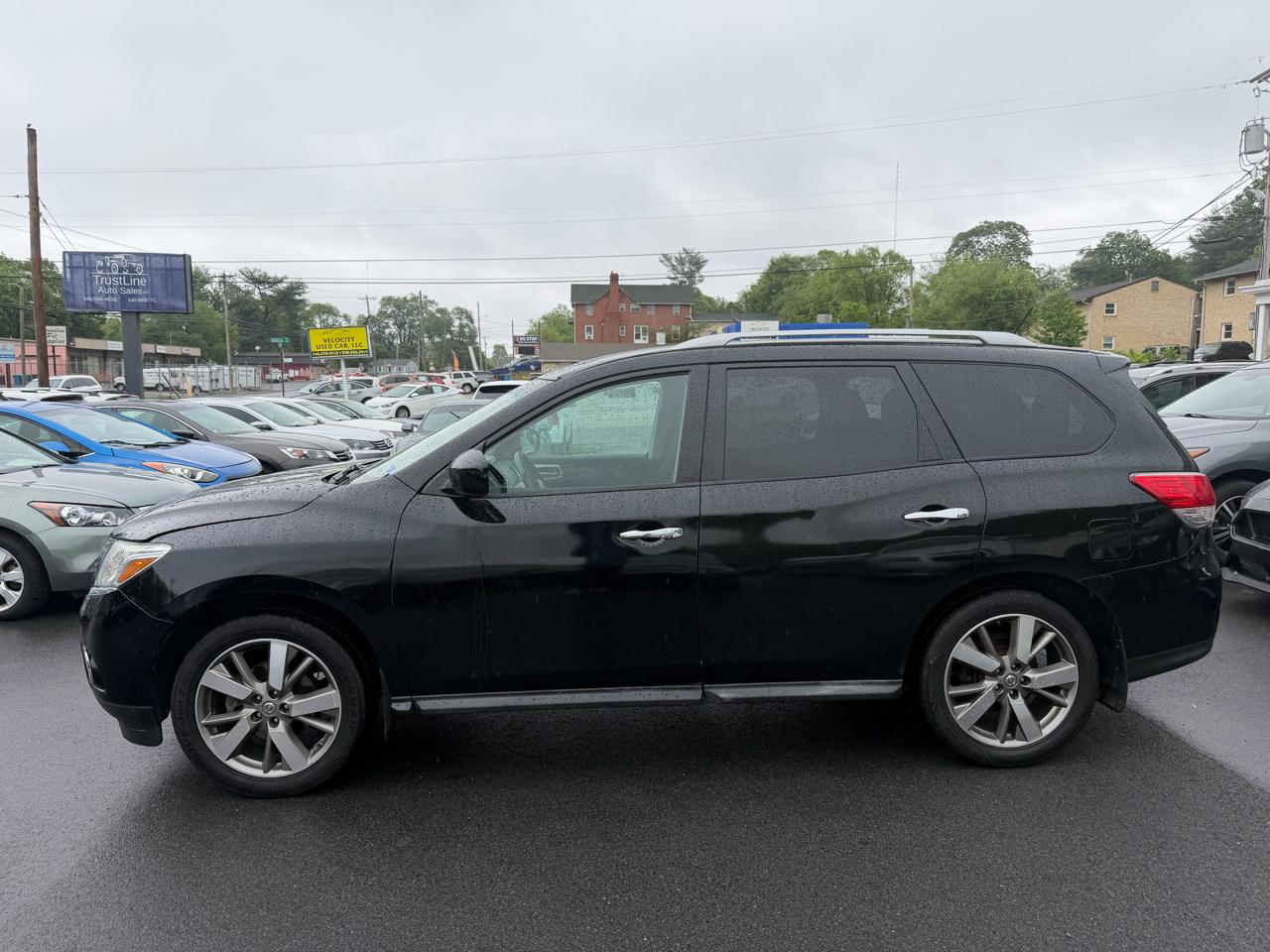 Nissan Pathfinder 4WD 4dr SV 2013