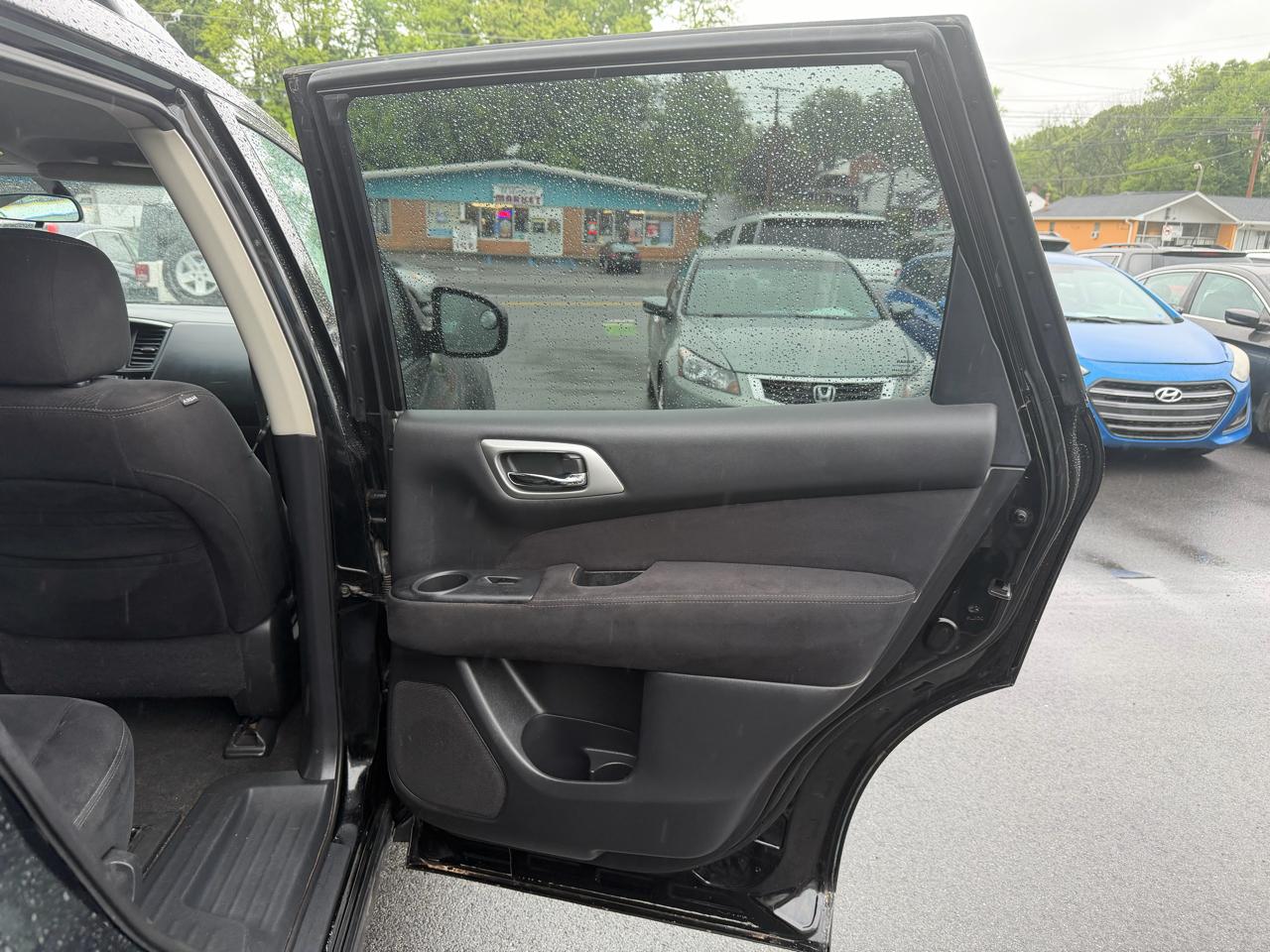 Nissan Pathfinder 4WD 4dr SV 2013