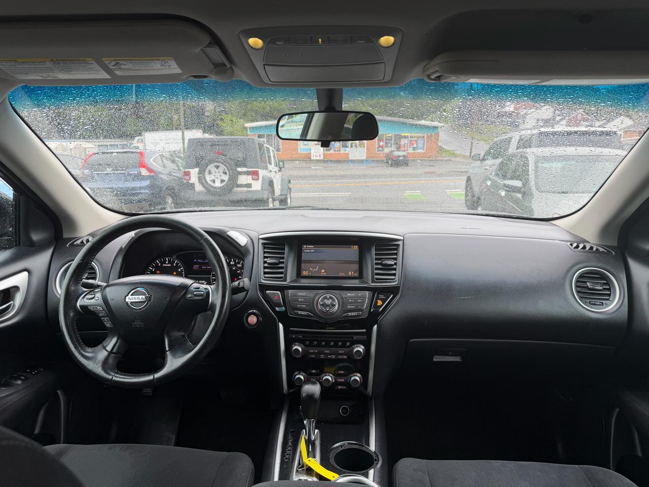 Nissan Pathfinder 4WD 4dr SV 2013