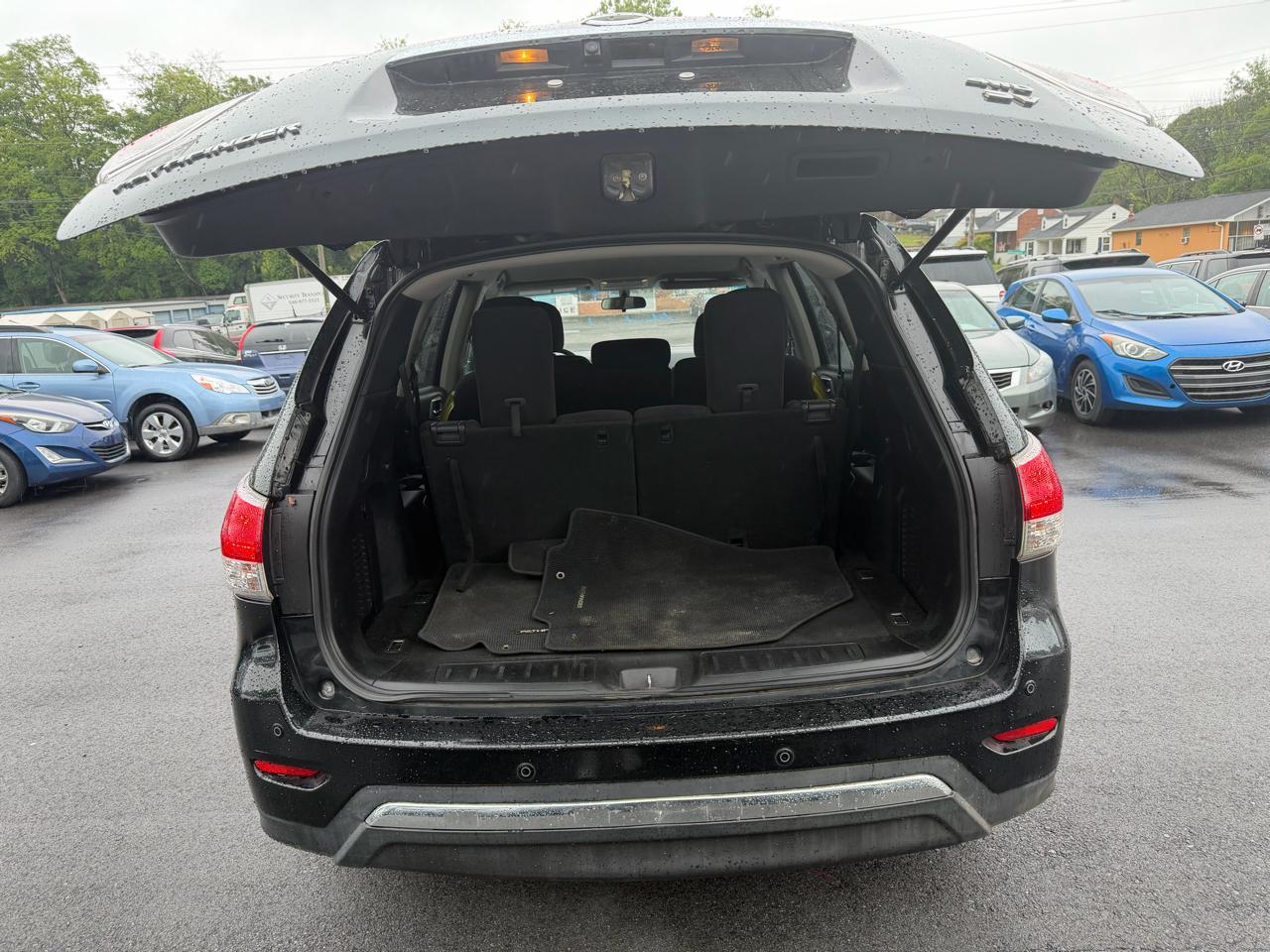 Nissan Pathfinder 4WD 4dr SV 2013