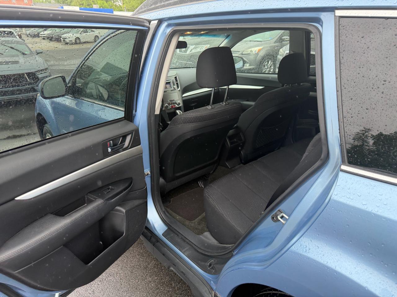 Subaru Outback 2.5i Premium 2012