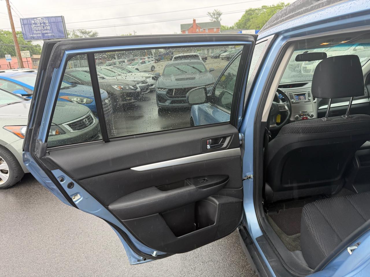 Subaru Outback 2.5i Premium 2012