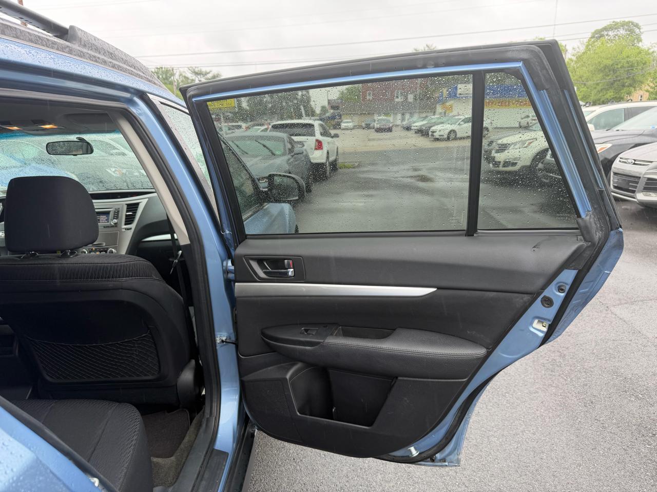 Subaru Outback 2.5i Premium 2012