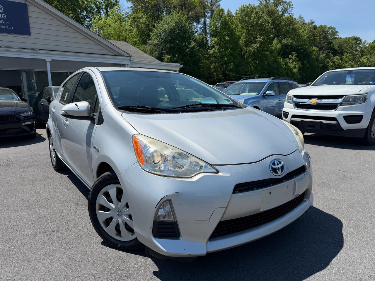 Toyota Prius c Two 2014