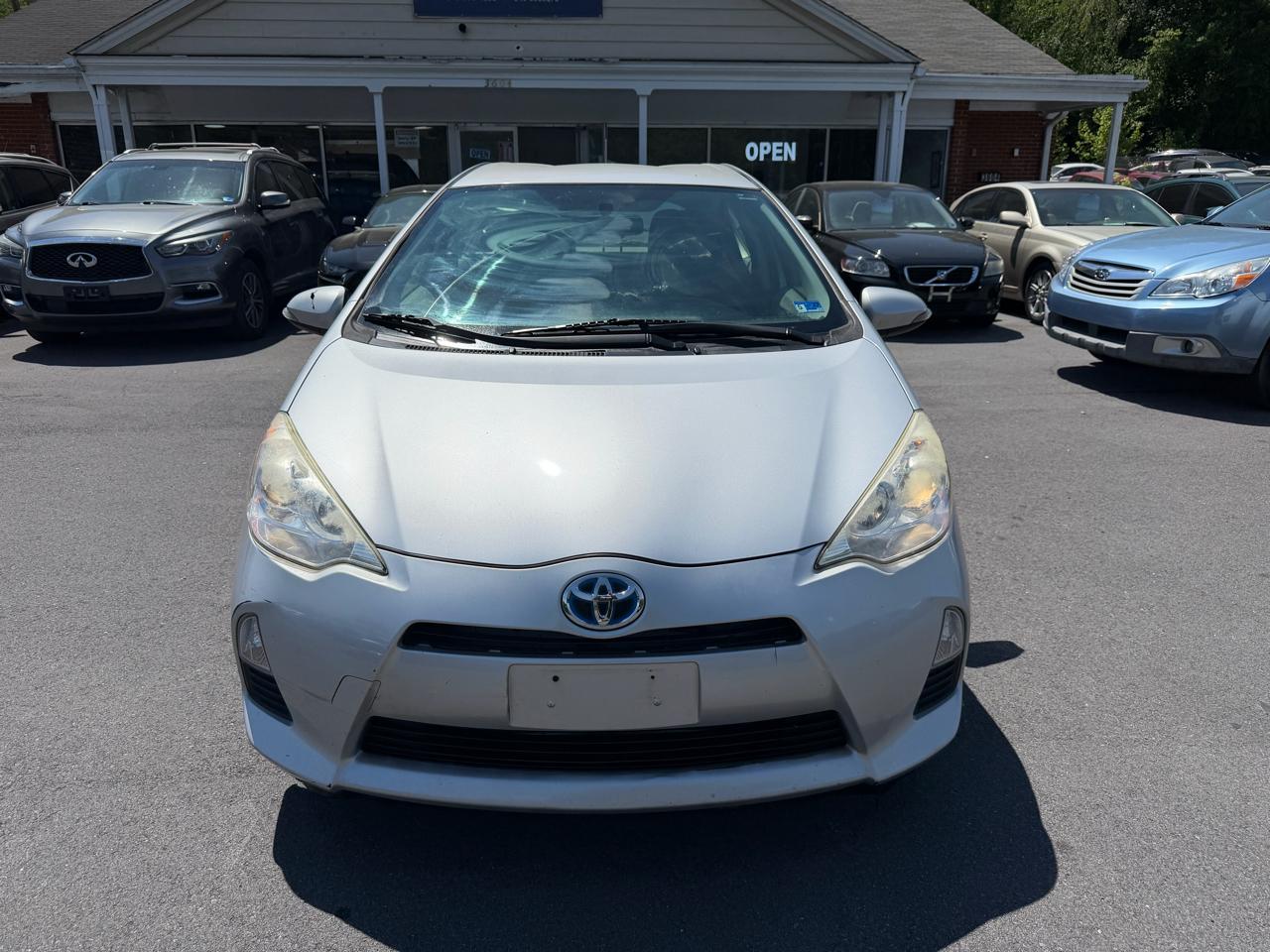 Toyota Prius c Two 2014