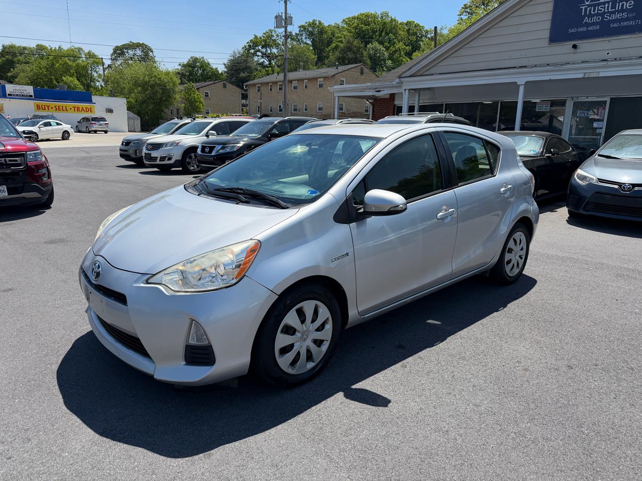 Toyota Prius c Two 2014