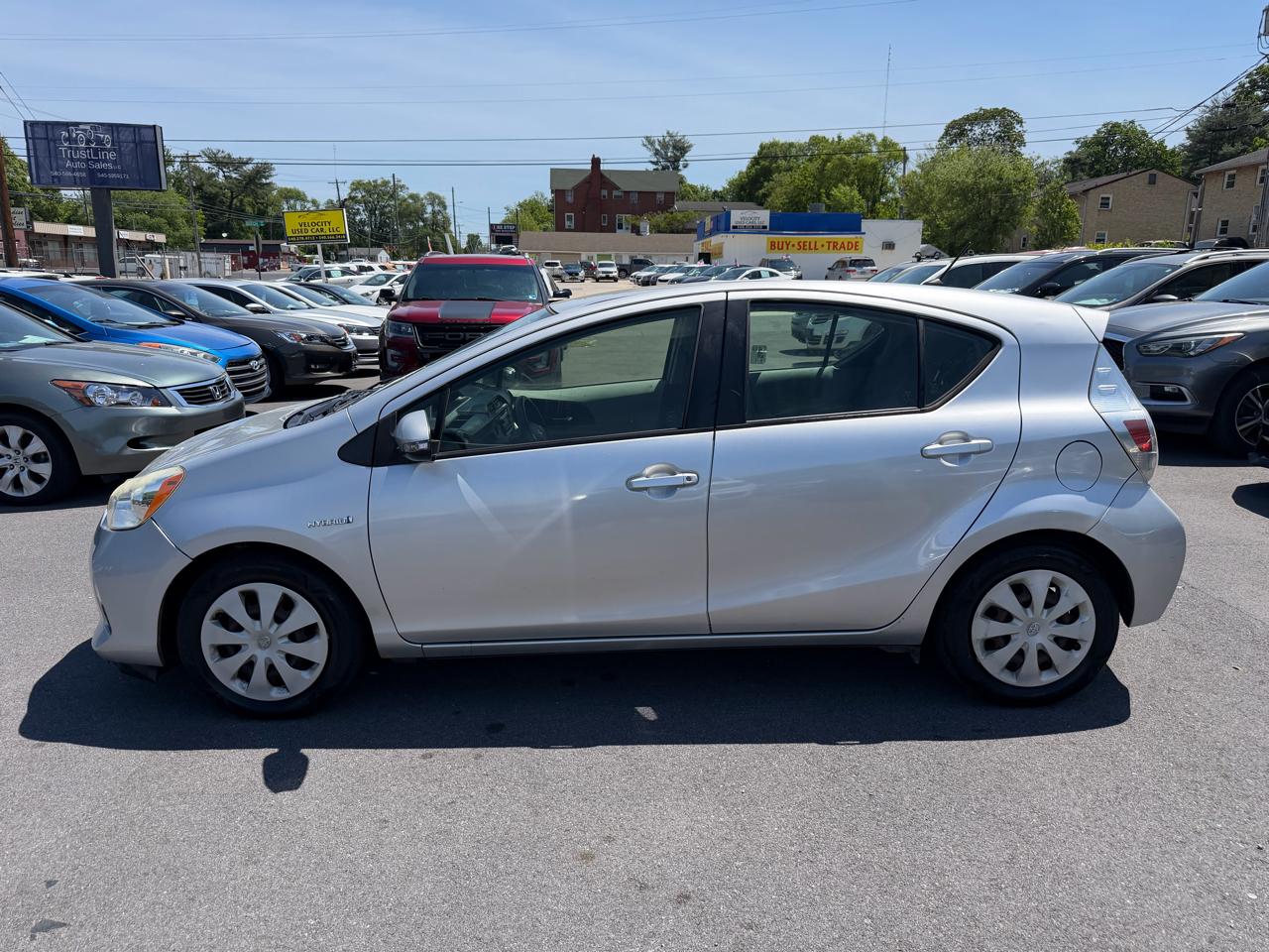 Toyota Prius c Two 2014