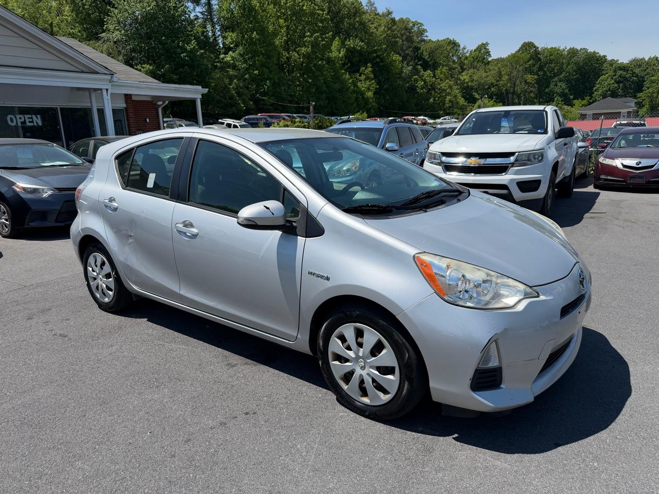 Toyota Prius c Two 2014