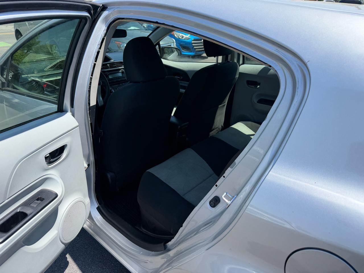 Toyota Prius c Two 2014
