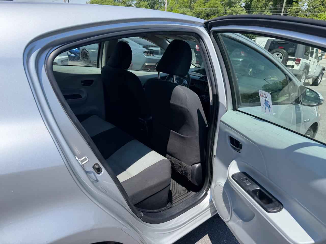 Toyota Prius c Two 2014