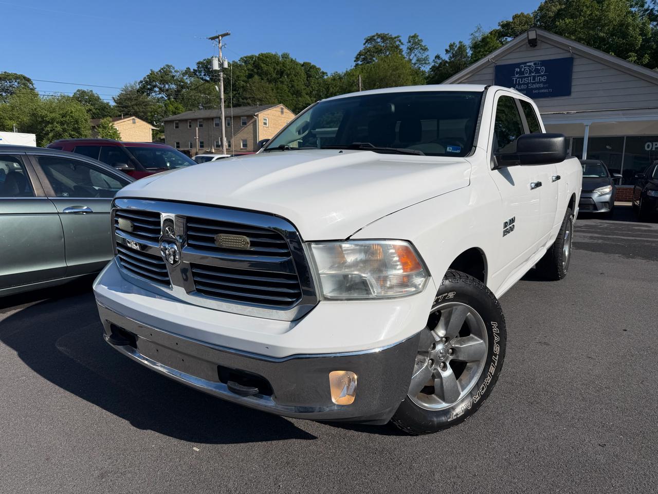 RAM 1500 SLT Quad Cab 4WD 2016
