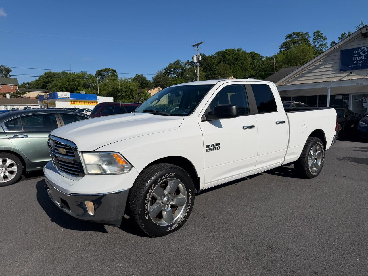 RAM 1500 SLT Quad Cab 4WD 2016