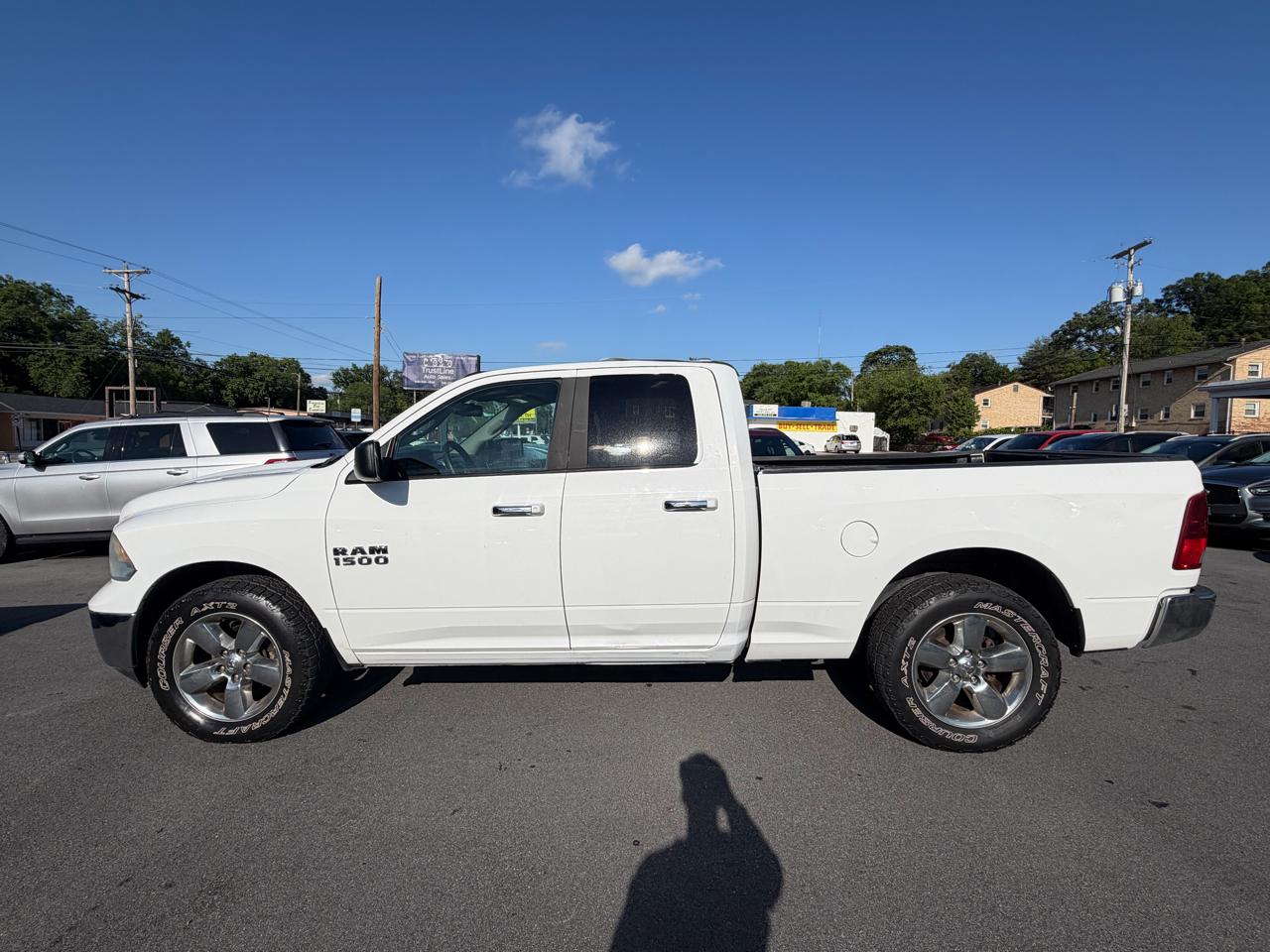 RAM 1500 SLT Quad Cab 4WD 2016