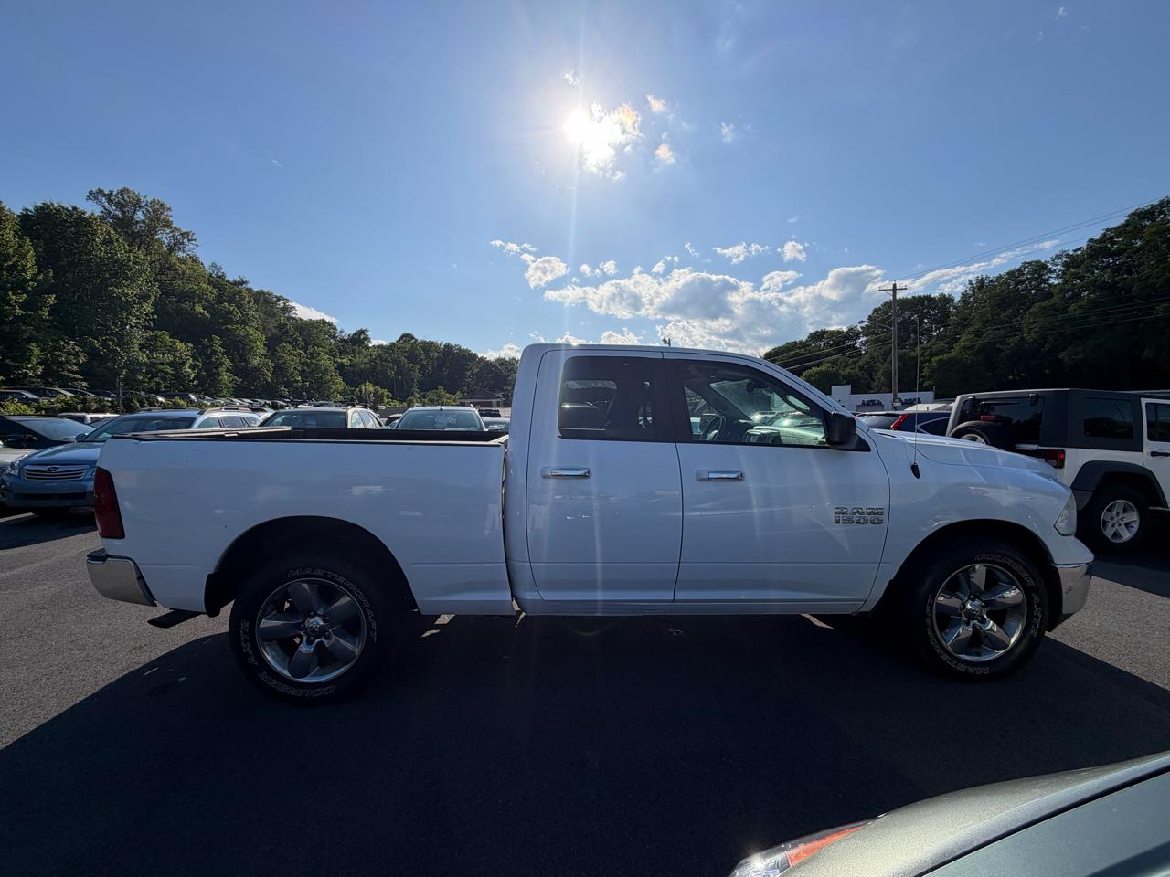 RAM 1500 SLT Quad Cab 4WD 2016