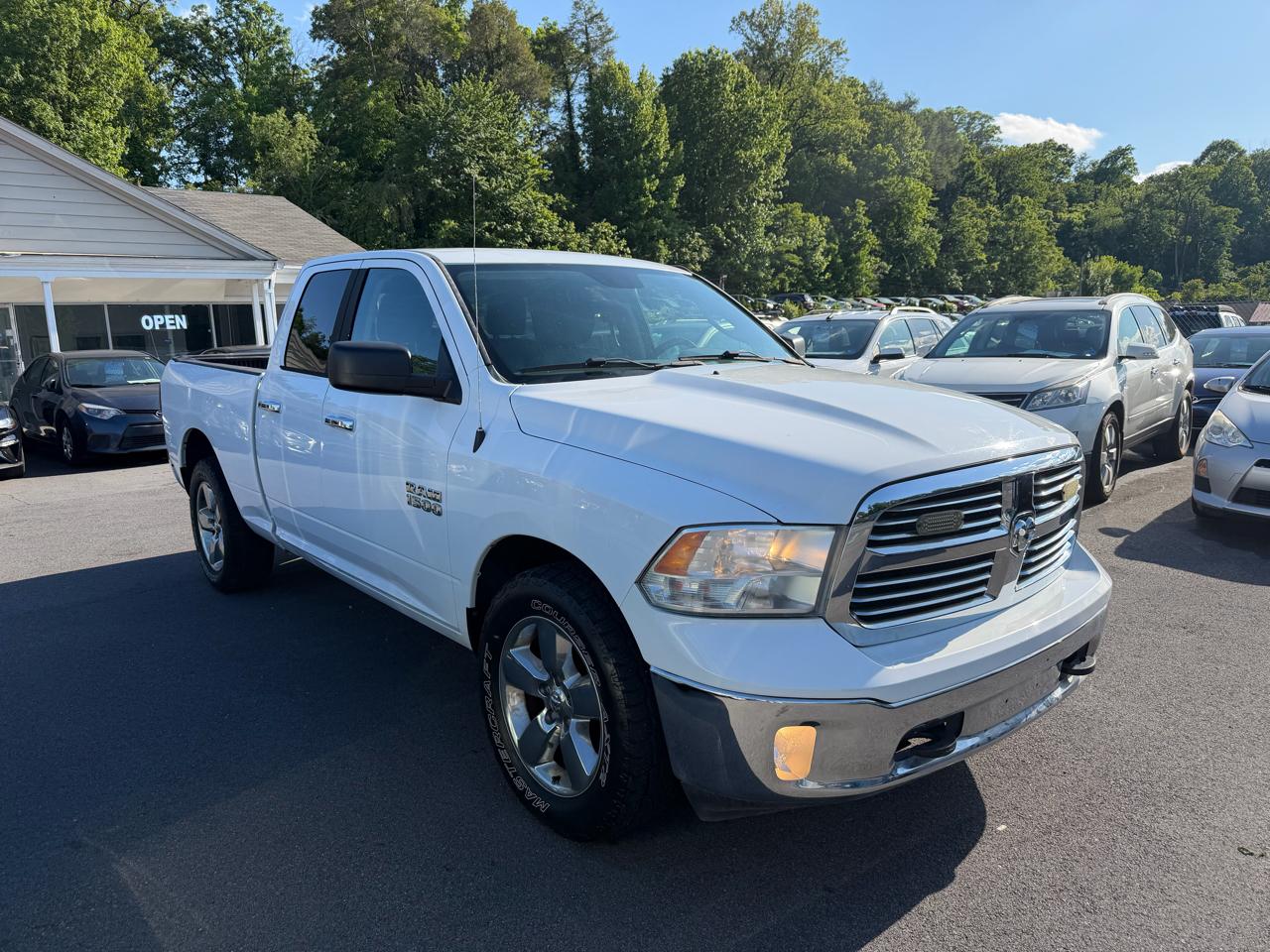 RAM 1500 SLT Quad Cab 4WD 2016