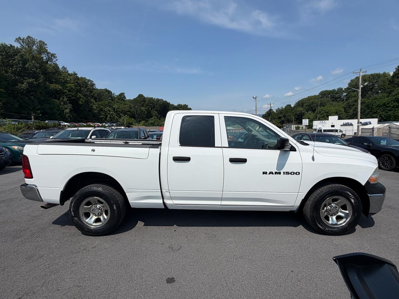 RAM 1500 4WD Quad Cab 140.5" ST 2012
