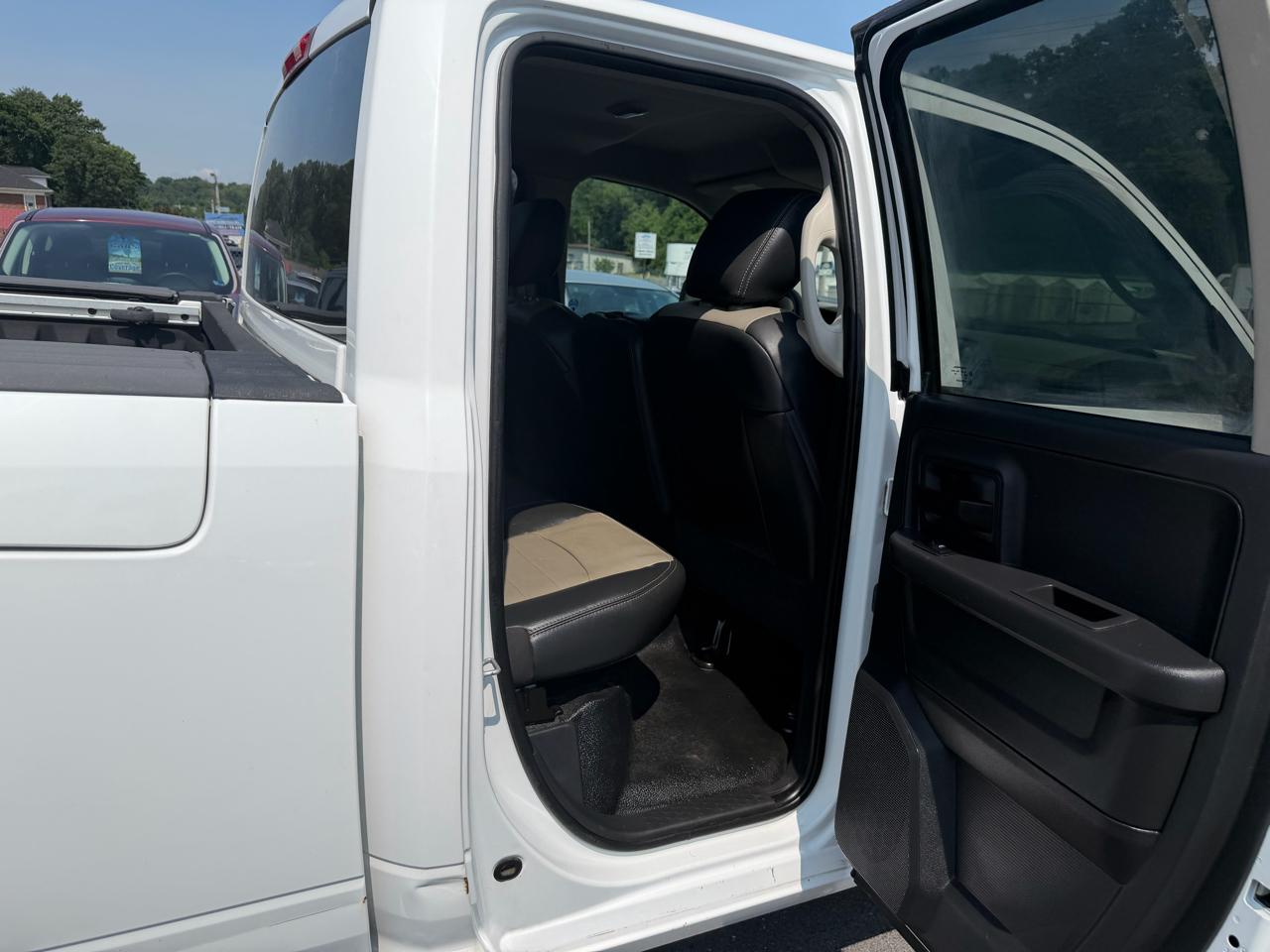 RAM 1500 4WD Quad Cab 140.5" ST 2012