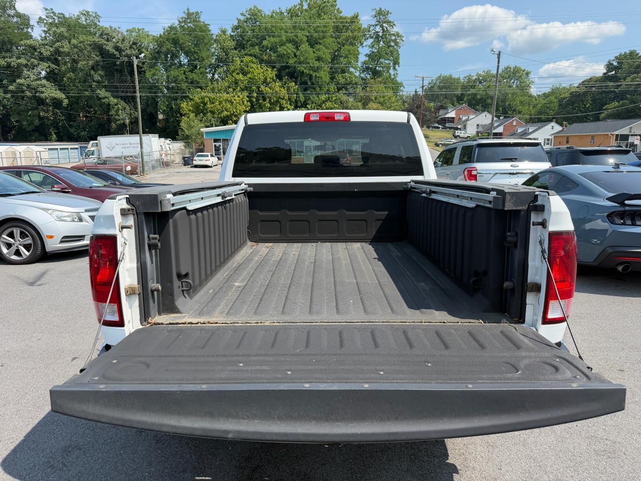RAM 1500 4WD Quad Cab 140.5" ST 2012