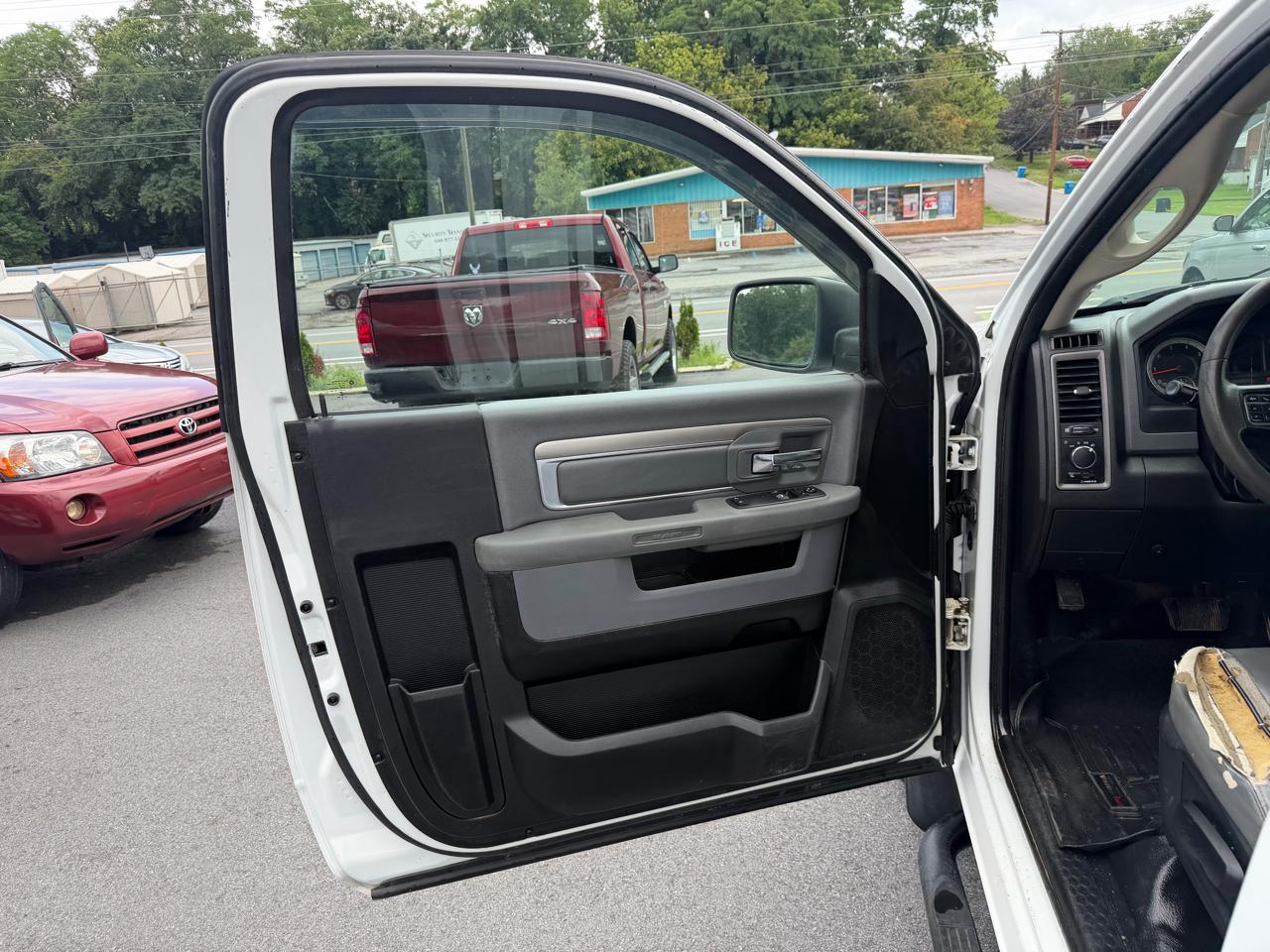 RAM 1500 Tradesman Regular Cab LWB 2WD 2020