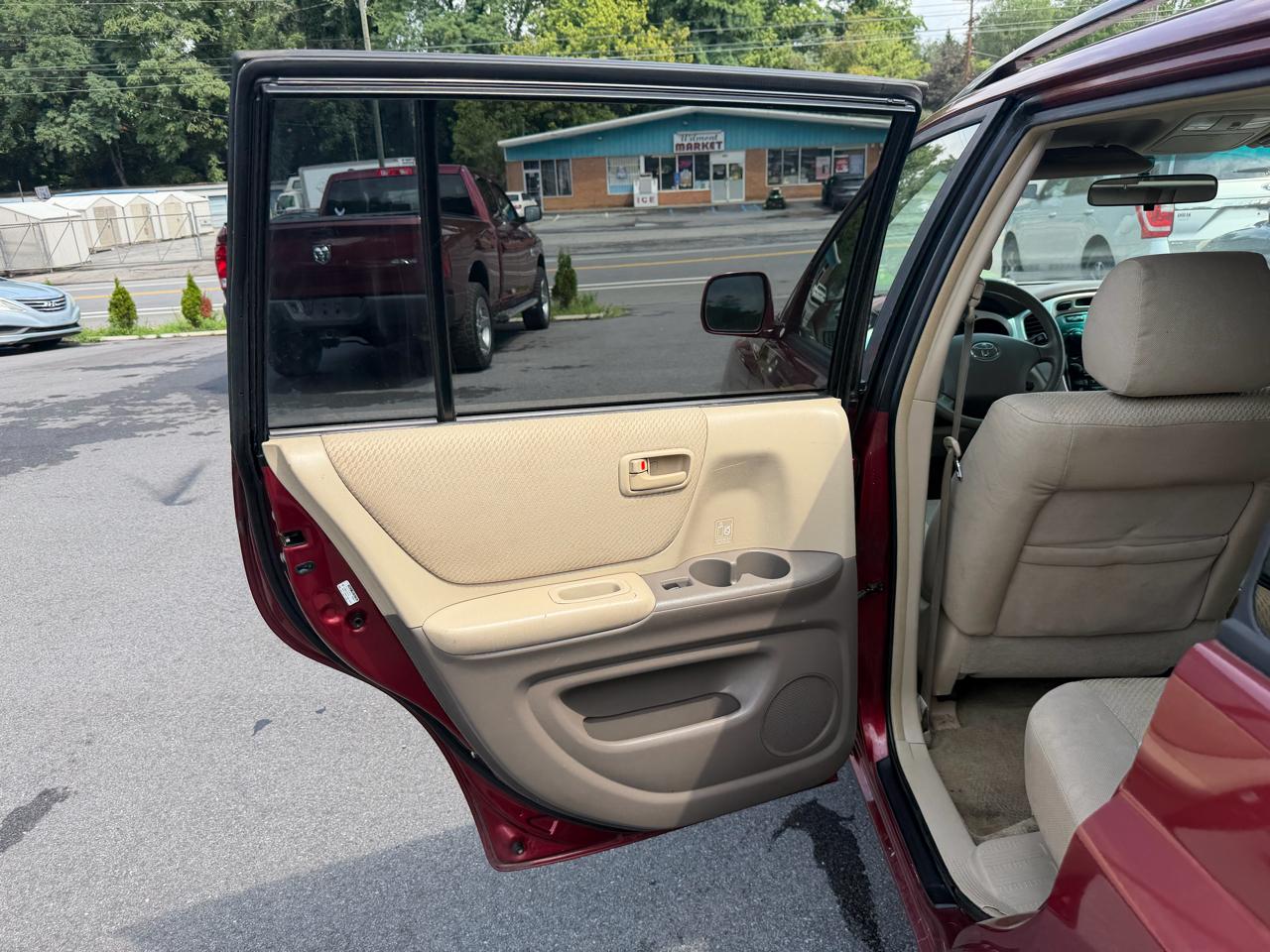 Toyota Highlander 2WD 4dr V6 w/3rd Row (Natl) 2005