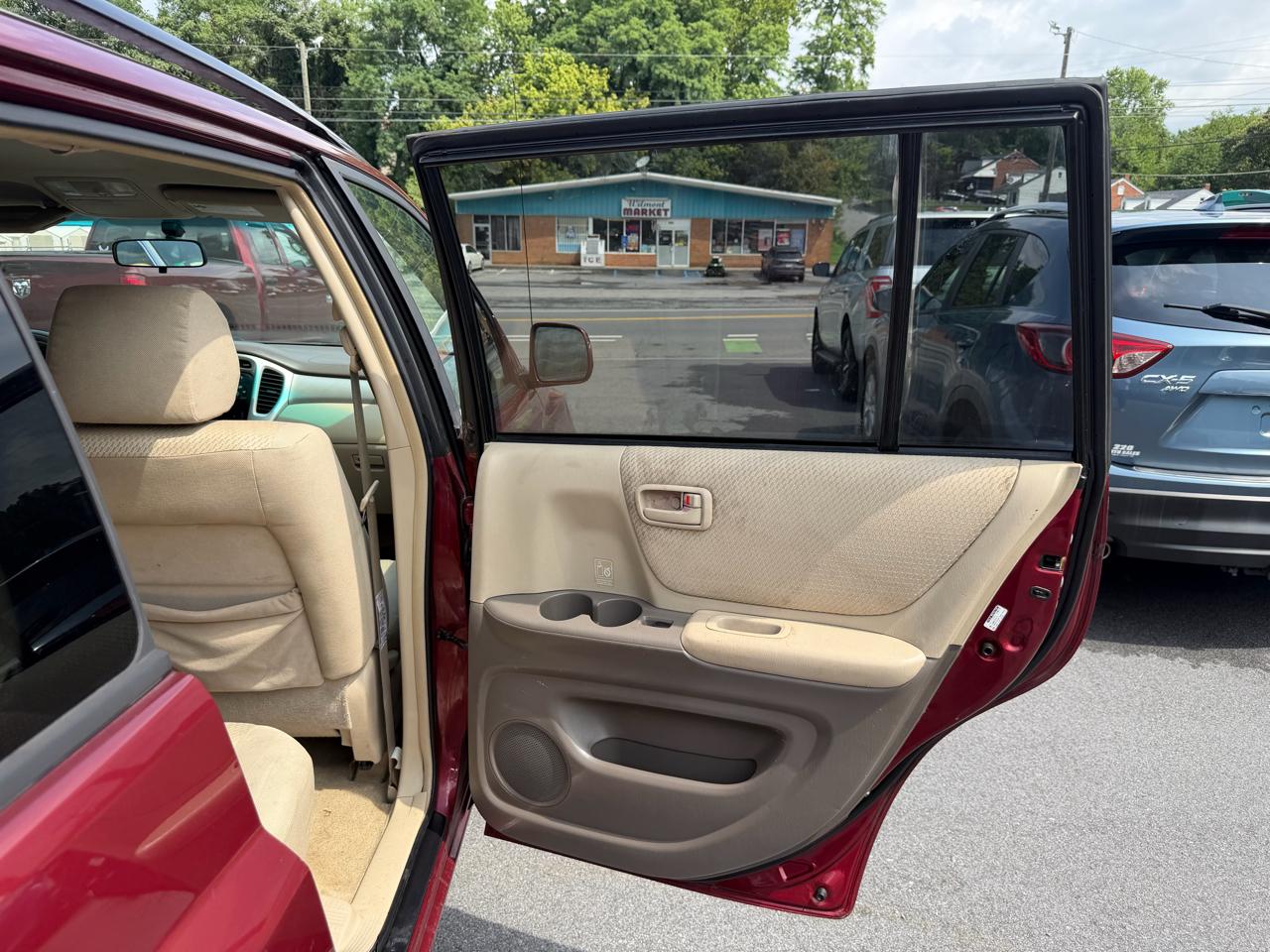 Toyota Highlander 2WD 4dr V6 w/3rd Row (Natl) 2005