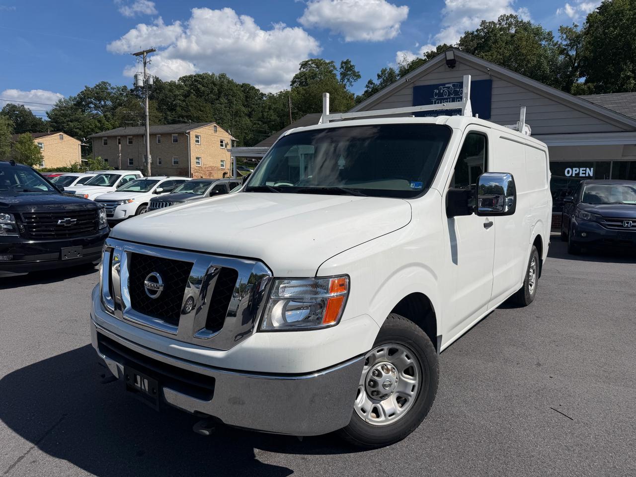 Nissan NV 3500 HD  2013