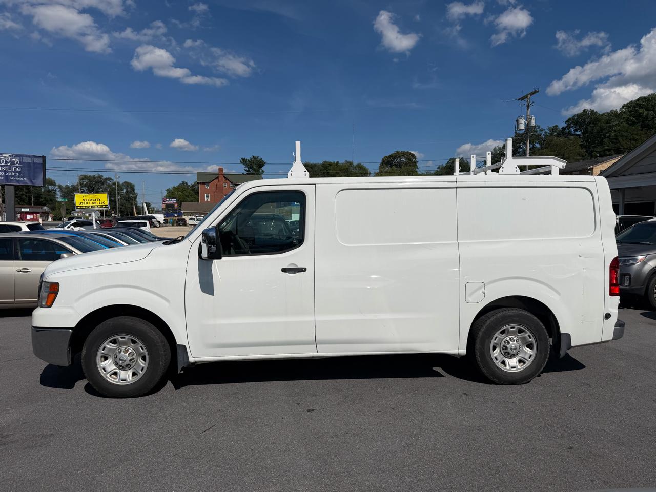 Nissan NV 3500 HD  2013